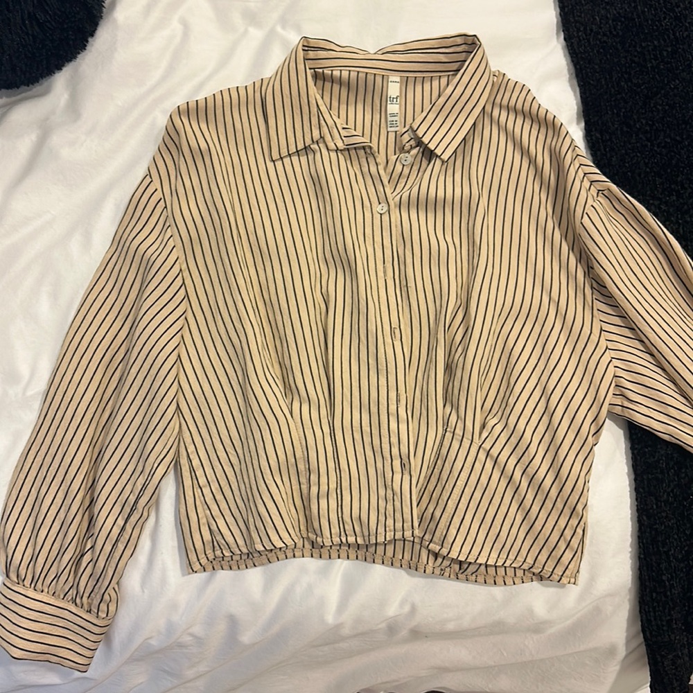 Long sleeve cropped button down